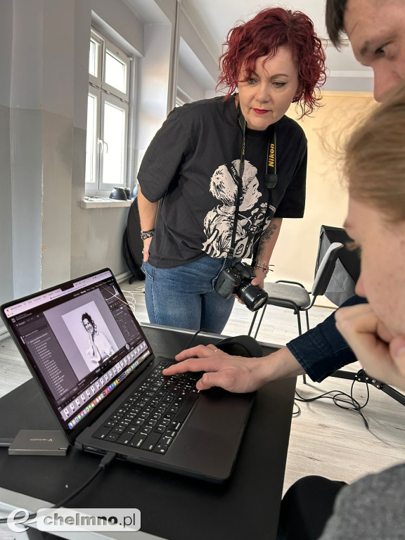 To była ciekawa sesja fotograficzna kobiecego piękna