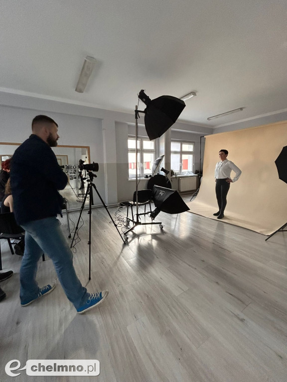 To była ciekawa sesja fotograficzna kobiecego piękna