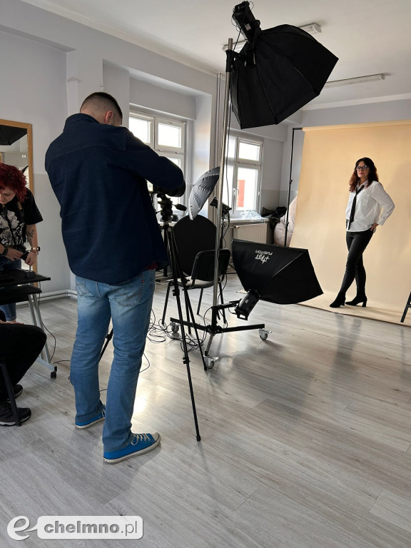 To była ciekawa sesja fotograficzna kobiecego piękna