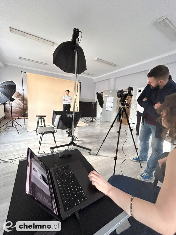 To była ciekawa sesja fotograficzna kobiecego piękna