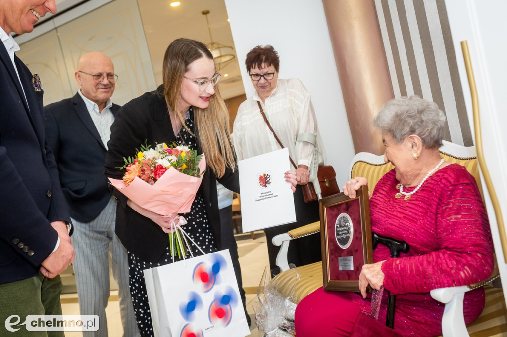 Stuletnie mieszkanki regionu odznaczone medalem