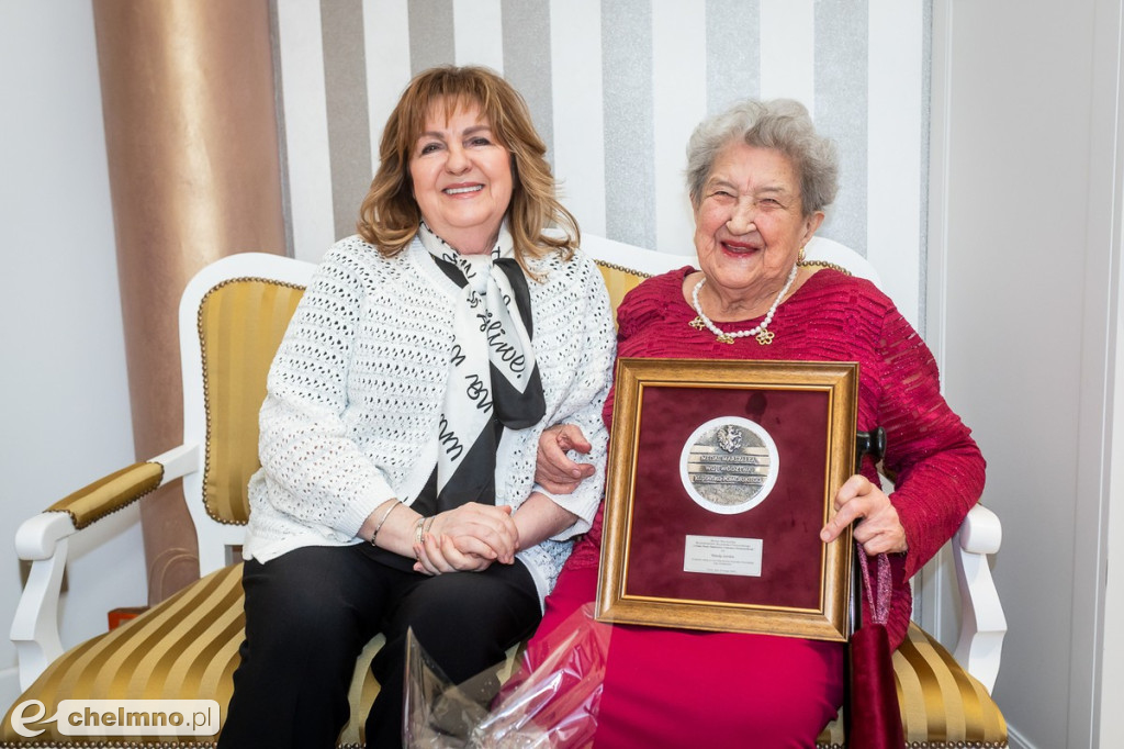 Stuletnie mieszkanki regionu odznaczone medalem