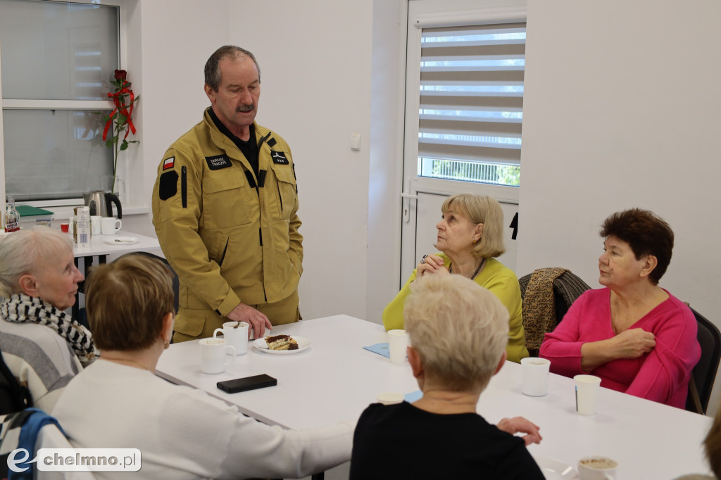 Dzień w Klubie Seniora rozpoczął się od ruchu