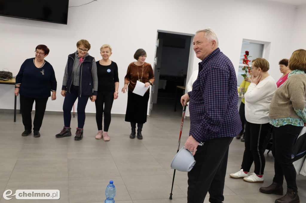 Dzień w Klubie Seniora rozpoczął się od ruchu
