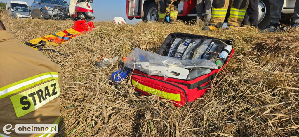 Upadek z motoroweru w Różnowie. Mężczyzna w rowie