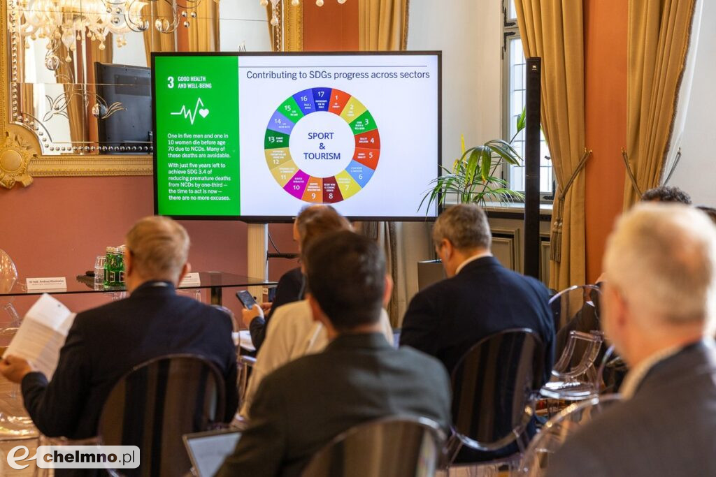 Członkowie Europejskiego Komitetu Regionów w Toruniu