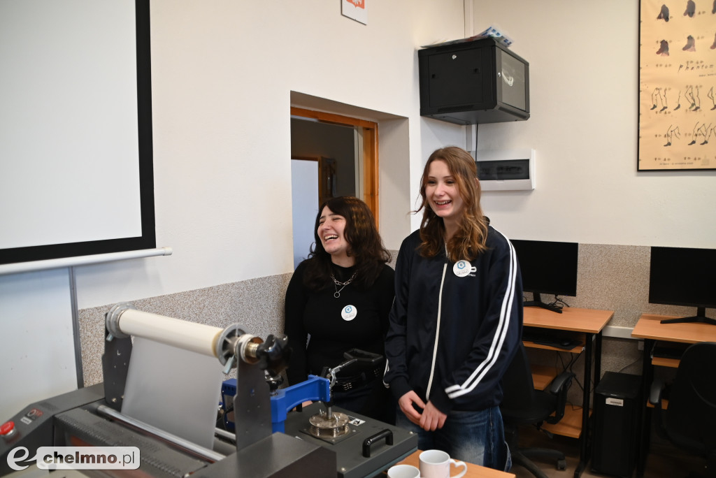 Tłumy uczniów na \