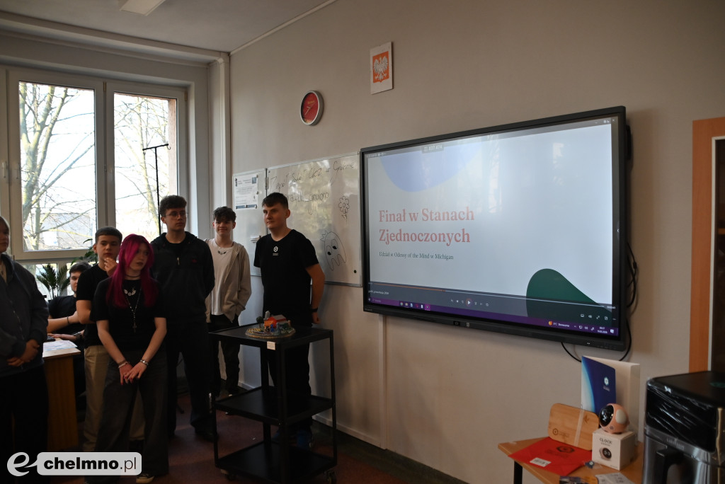 Tłumy uczniów na \