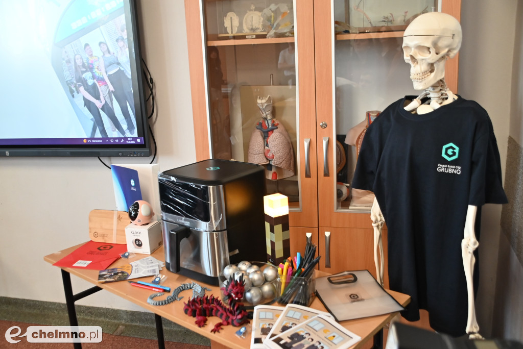 Tłumy uczniów na \