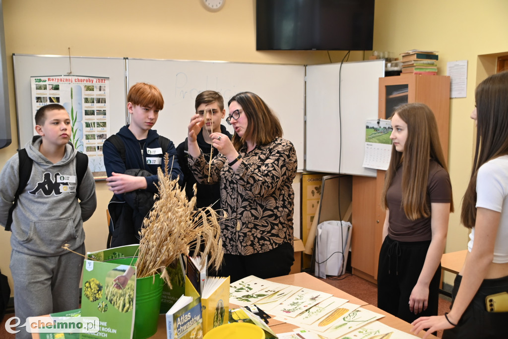 Tłumy uczniów na \