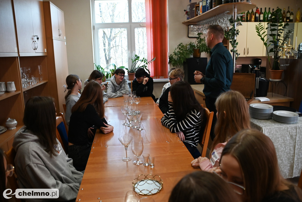 Tłumy uczniów na \