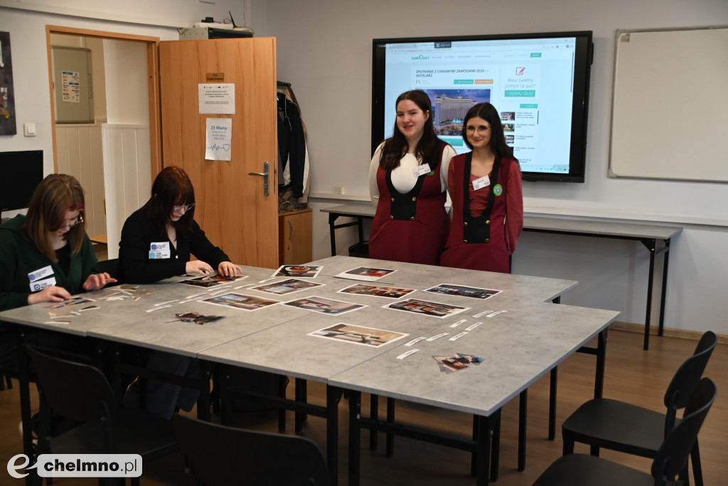 Tłumy uczniów na \