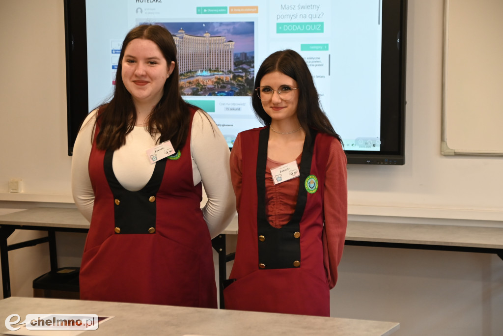 Tłumy uczniów na \