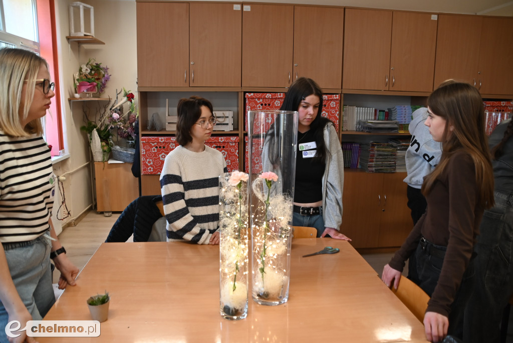 Tłumy uczniów na \