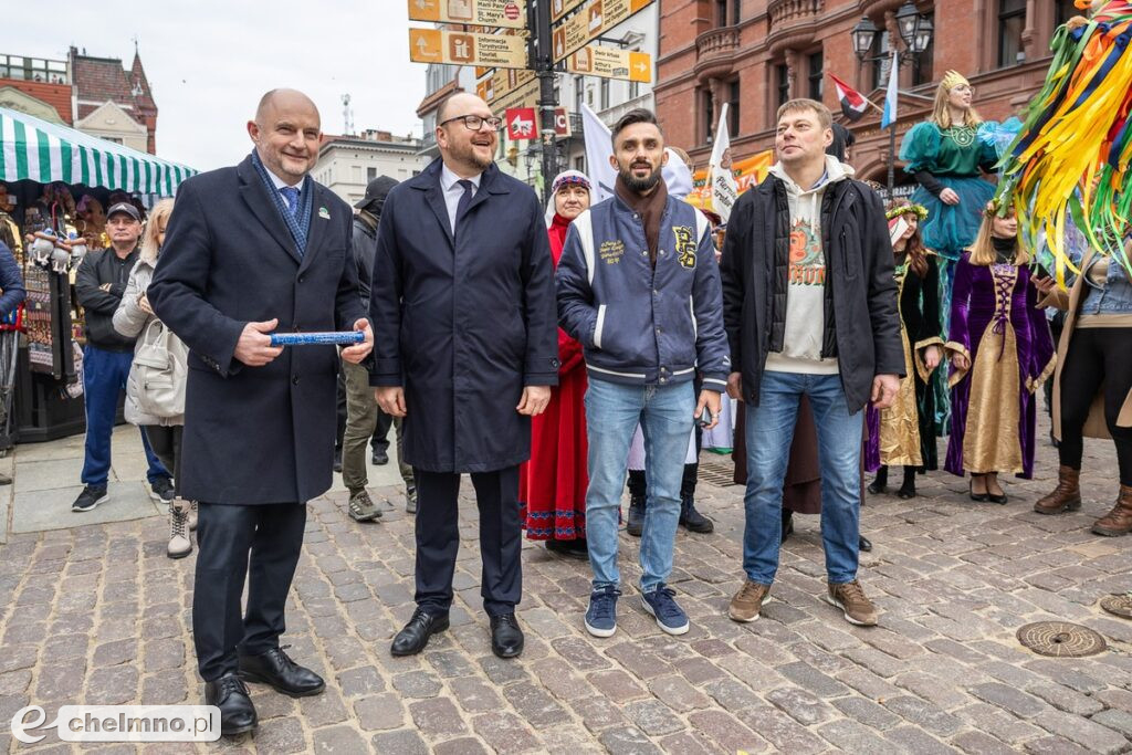 Inauguracja HMŚ z barwnym korowodem i koncertem