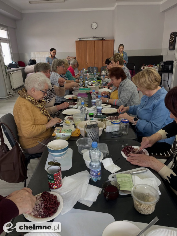 Seniorzy integrują się na warsztatach