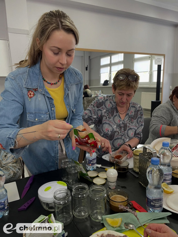 Seniorzy integrują się na warsztatach