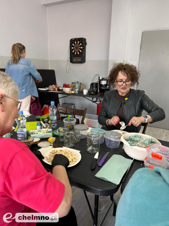 Seniorzy integrują się na warsztatach