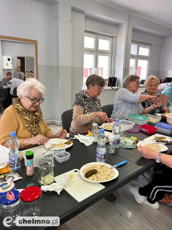 Seniorzy integrują się na warsztatach