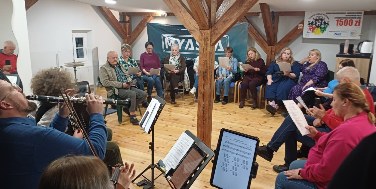 Dołącz do zespołu ludowego w Unisławiu