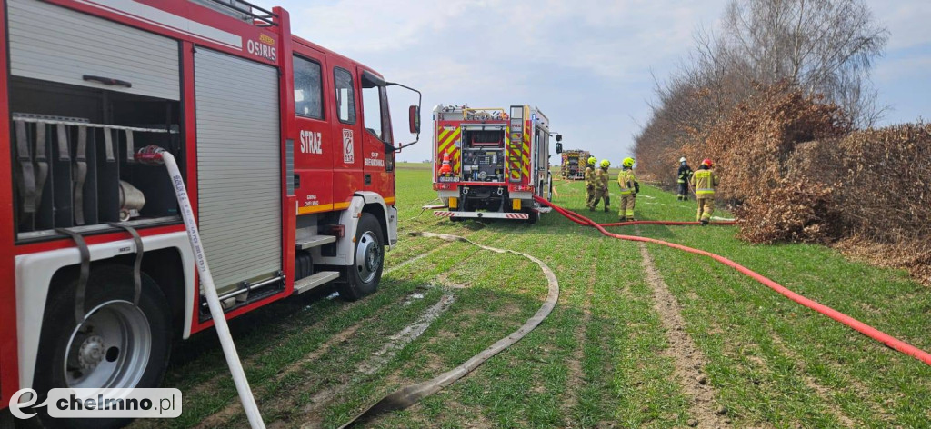 Kłęby dymu widoczne z daleka - groźny pożar w Chełmnie