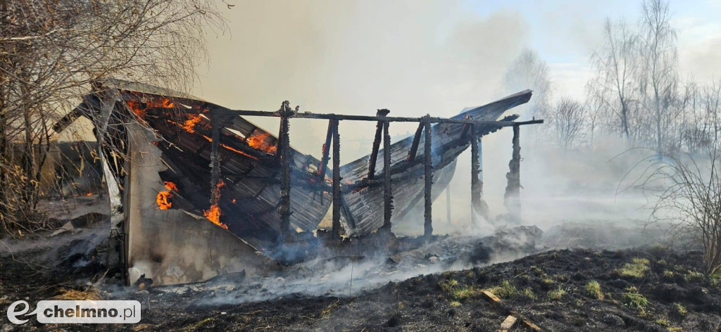 Kłęby dymu widoczne z daleka - groźny pożar w Chełmnie