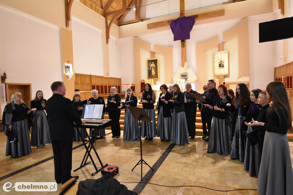 Wieczór pasyjnej zadumy w parafii Świętego Józefa