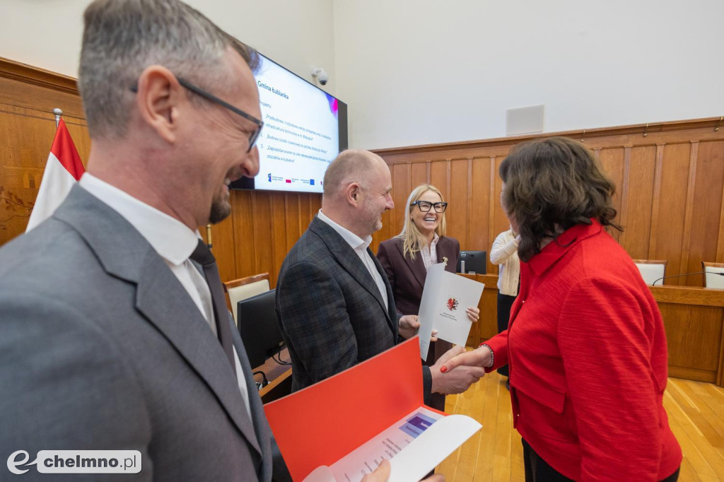 Nowe umowy FEdKP – projekty, na które czekają lokalne społeczności