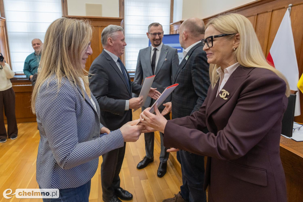 Nowe umowy FEdKP – projekty, na które czekają lokalne społeczności