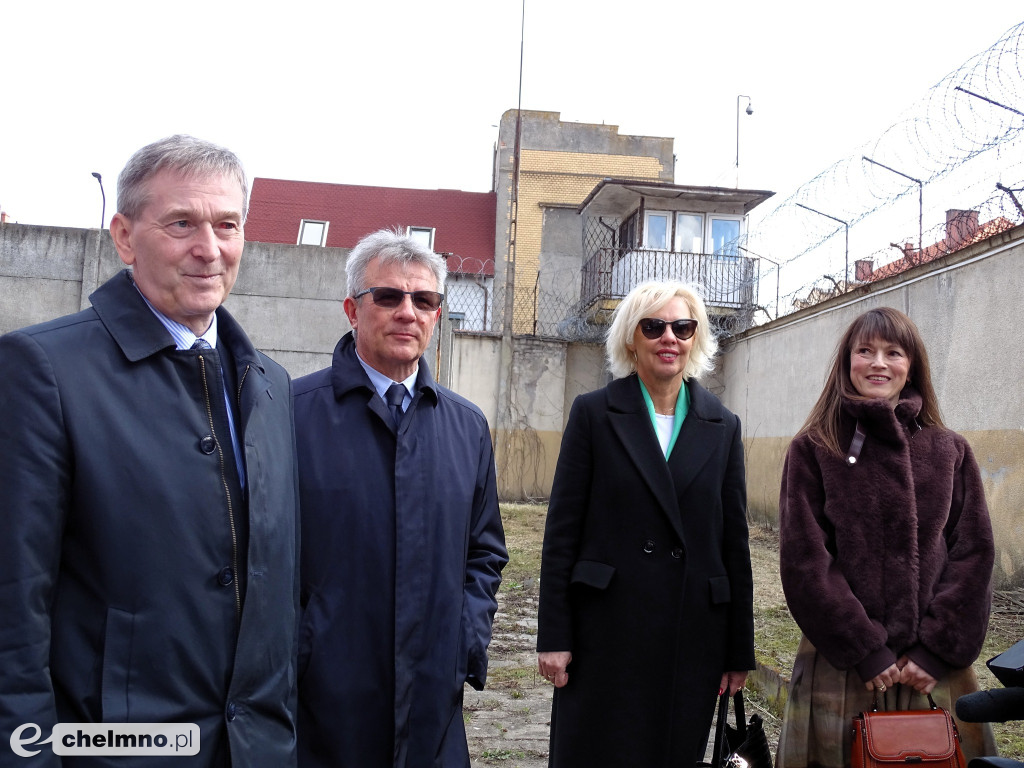 Starosta przekazał klucze do aresztu śledczego