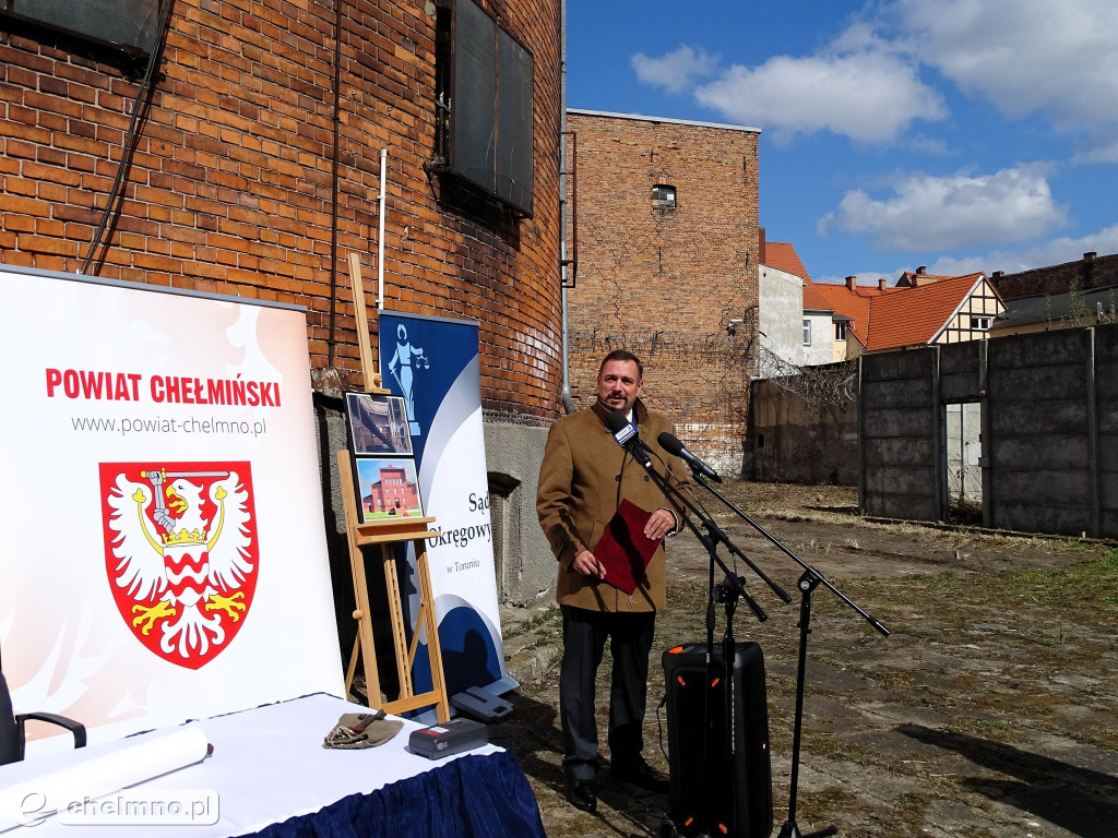 Starosta przekazał klucze do aresztu śledczego