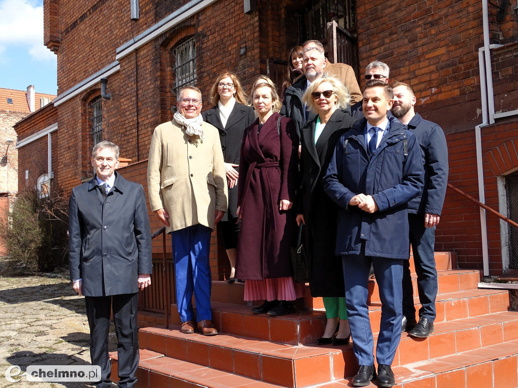 Starosta przekazał klucze do aresztu śledczego