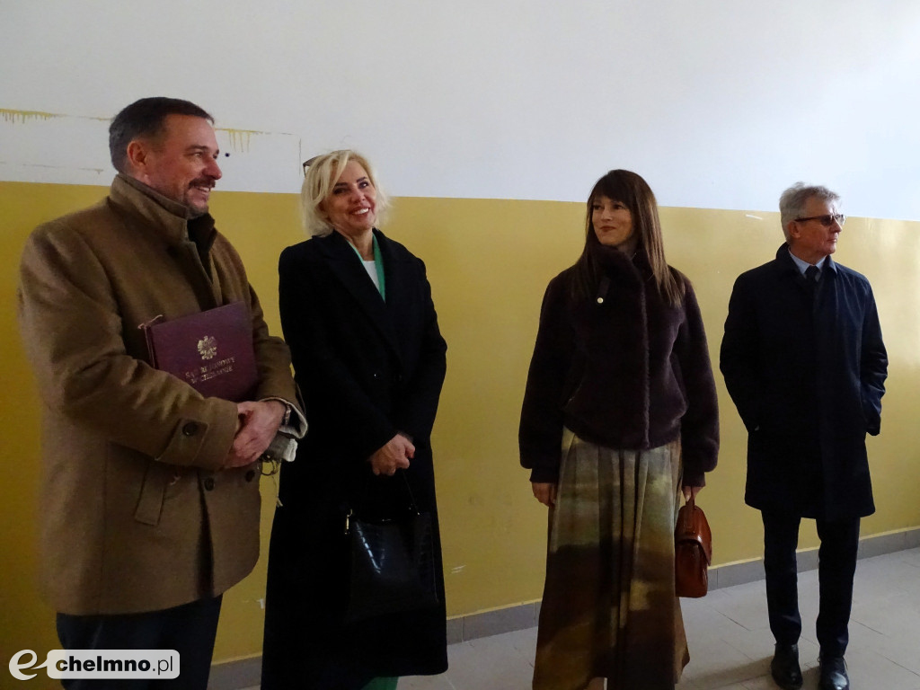 Starosta przekazał klucze do aresztu śledczego