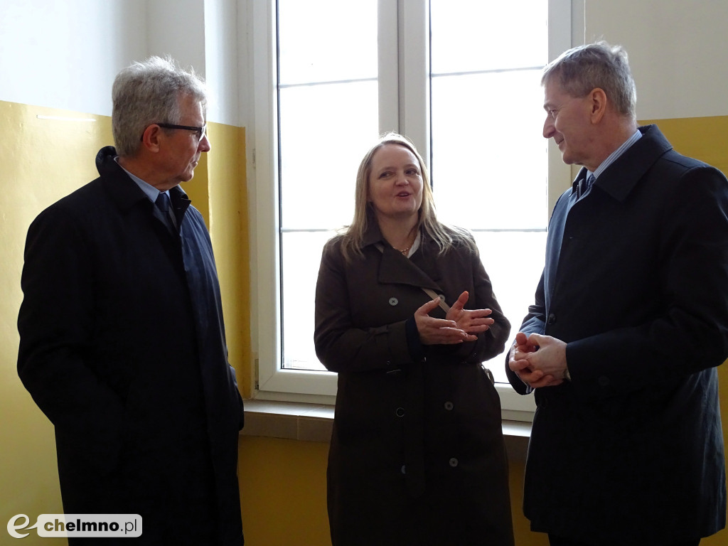 Starosta przekazał klucze do aresztu śledczego