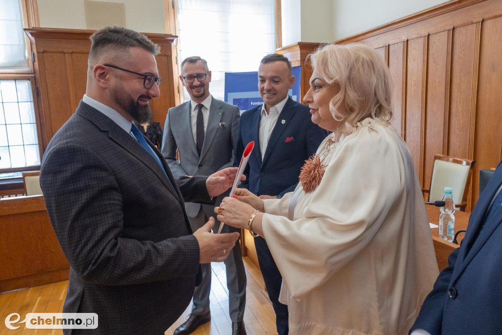 Umowy FEdKP: edukacja, bezpieczeństwo, inwestycje dla kultury