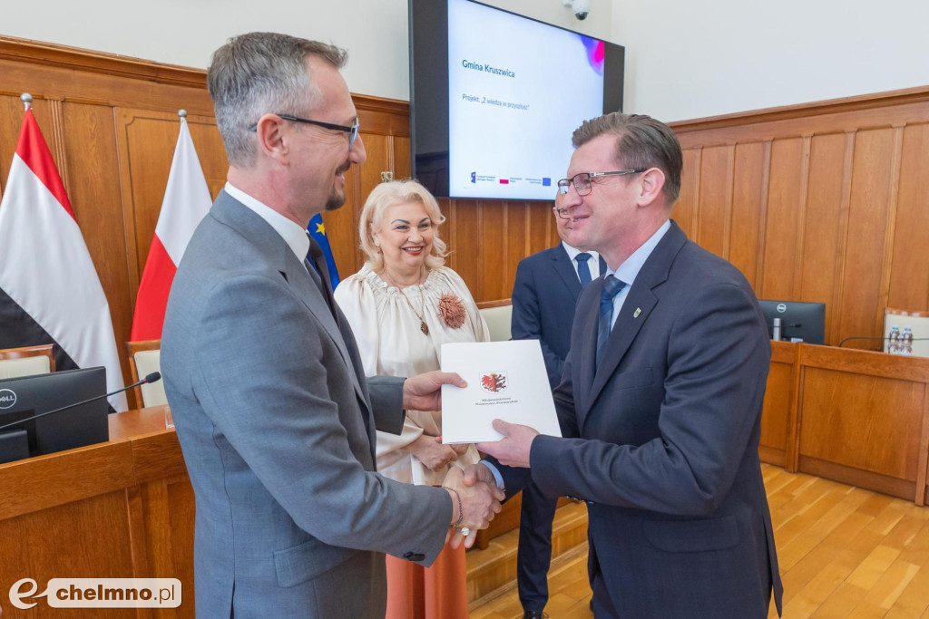 Umowy FEdKP: edukacja, bezpieczeństwo, inwestycje dla kultury