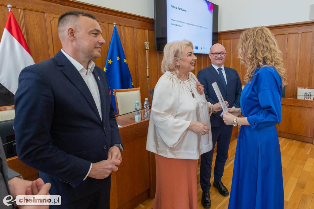 Umowy FEdKP: edukacja, bezpieczeństwo, inwestycje dla kultury