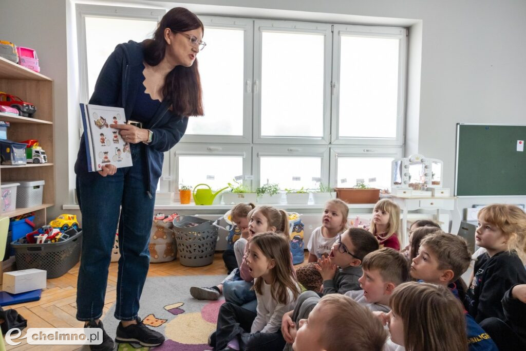 Maluchy z Rypina odkrywały tajemnice ciemnego nieba