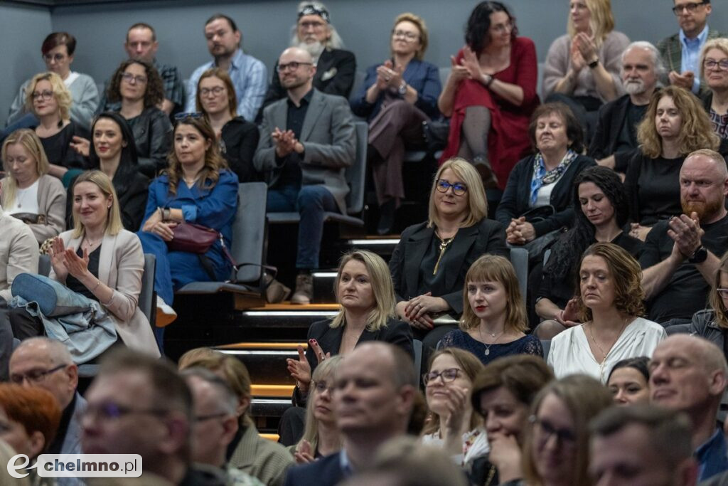 Nagrodzona powieść Gabrieli Pawliny stawia trudne pytania