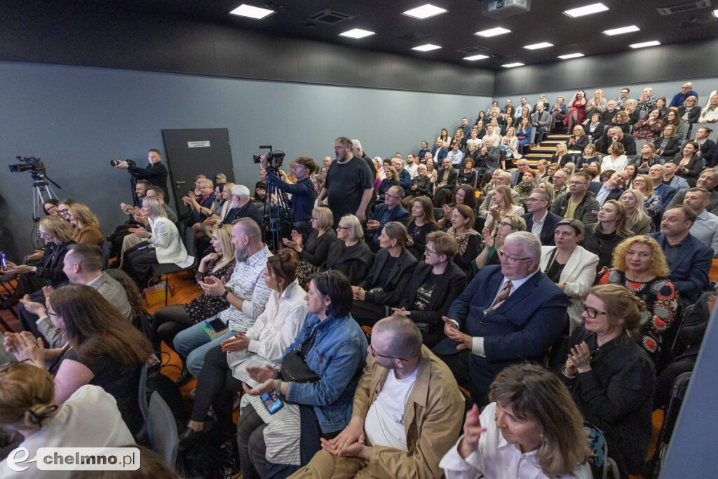 Nagrodzona powieść Gabrieli Pawliny stawia trudne pytania