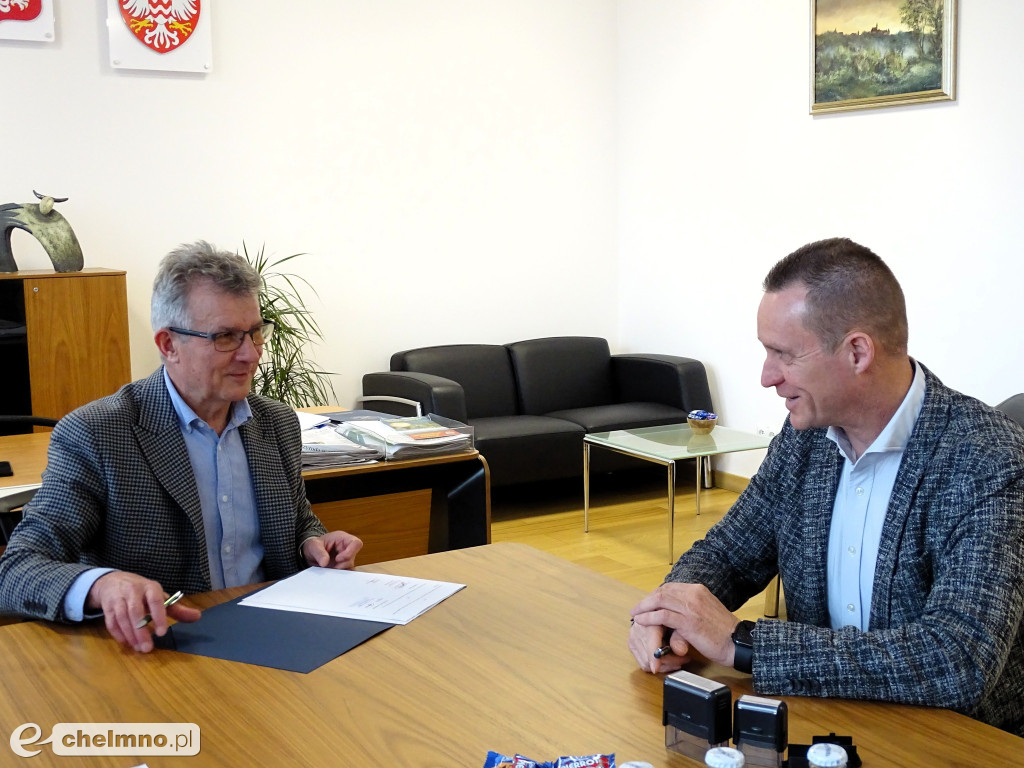 Podpisaliśmy dziś umowę na przebudowę drogi powiatowej