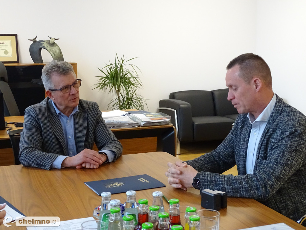 Podpisaliśmy dziś umowę na przebudowę drogi powiatowej