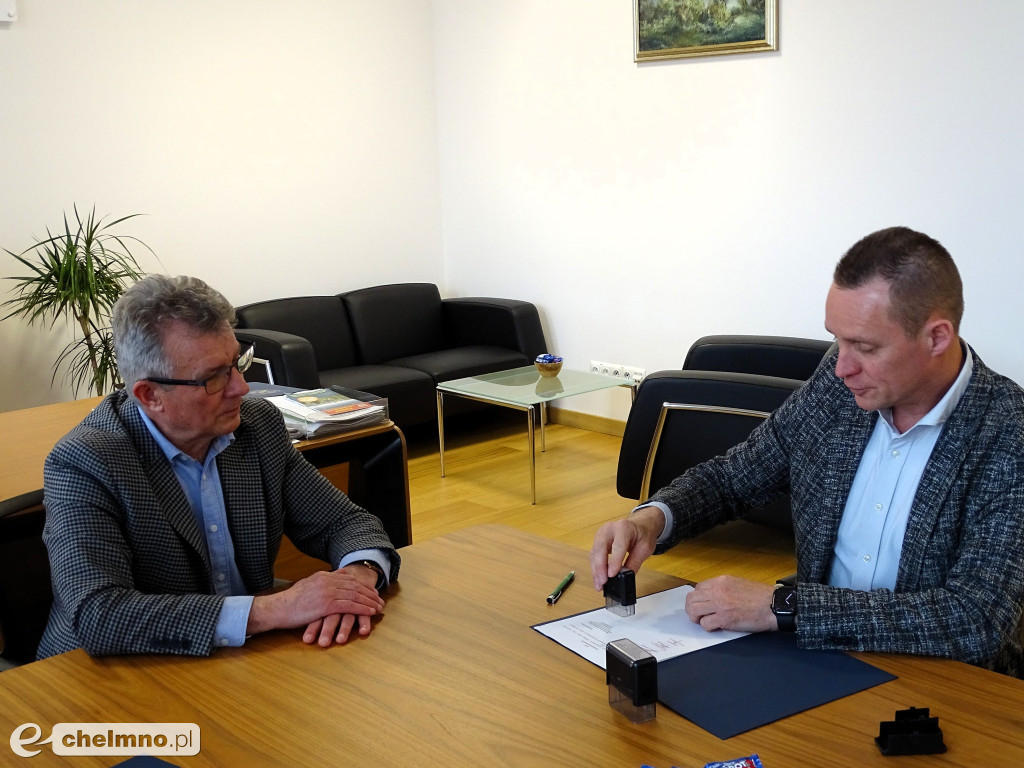 Podpisaliśmy dziś umowę na przebudowę drogi powiatowej