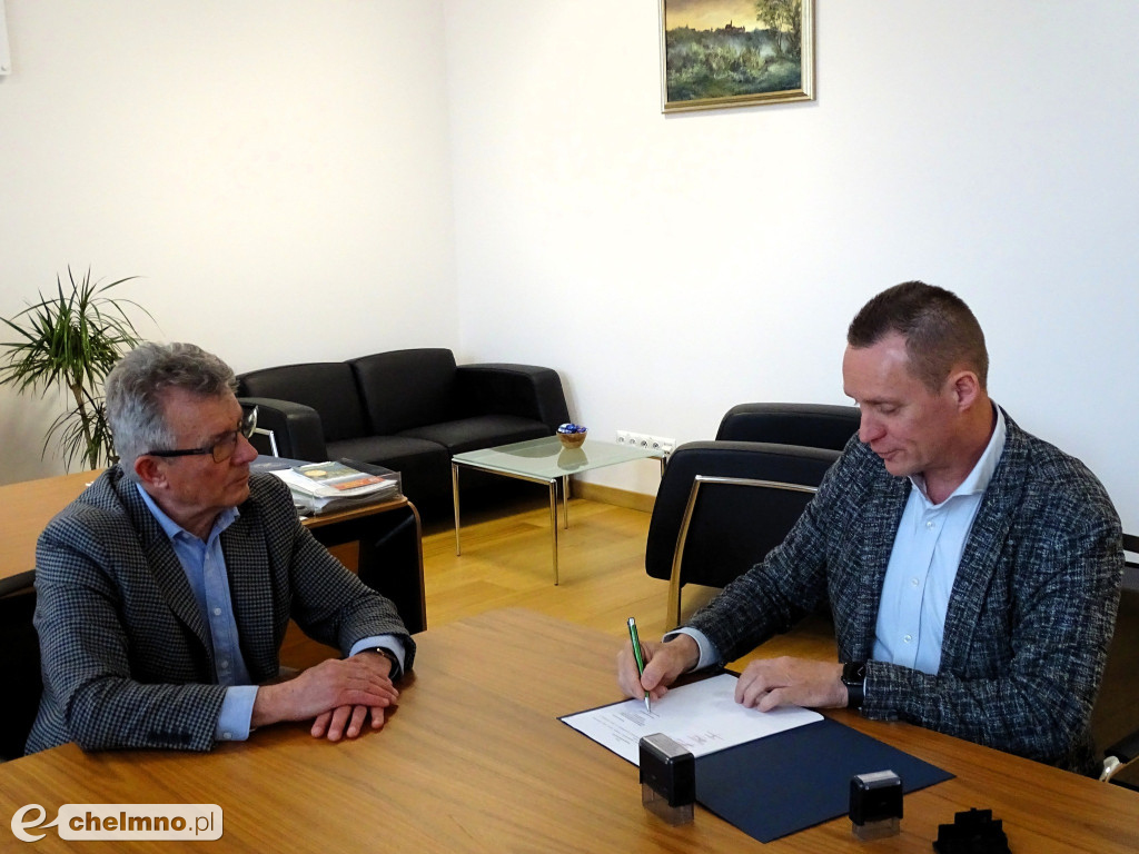 Podpisaliśmy dziś umowę na przebudowę drogi powiatowej