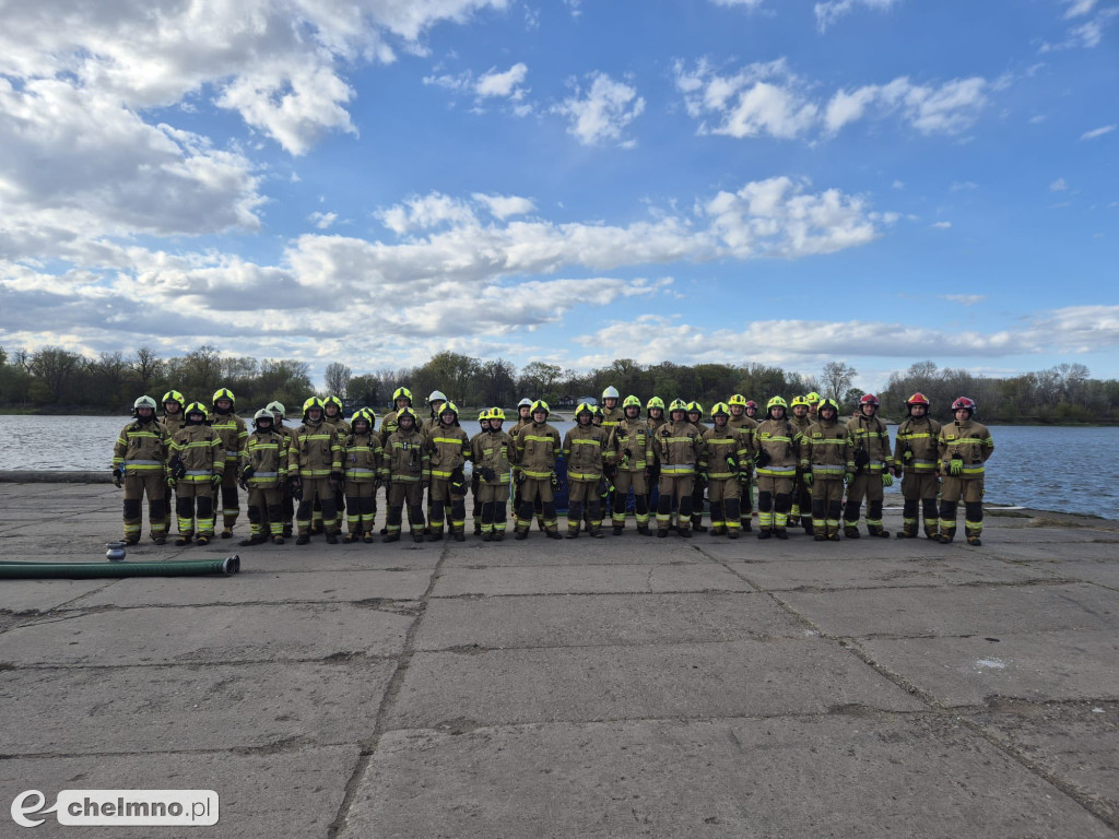 Strażackie ćwiczenia doskonalące współpracę