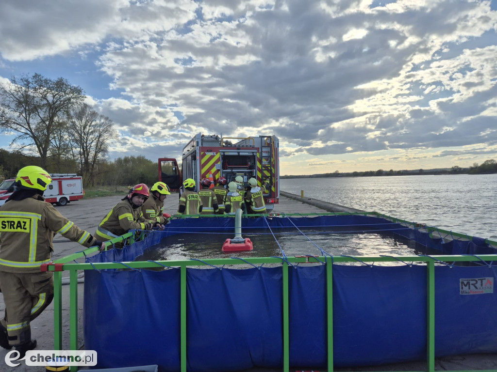 Strażackie ćwiczenia doskonalące współpracę