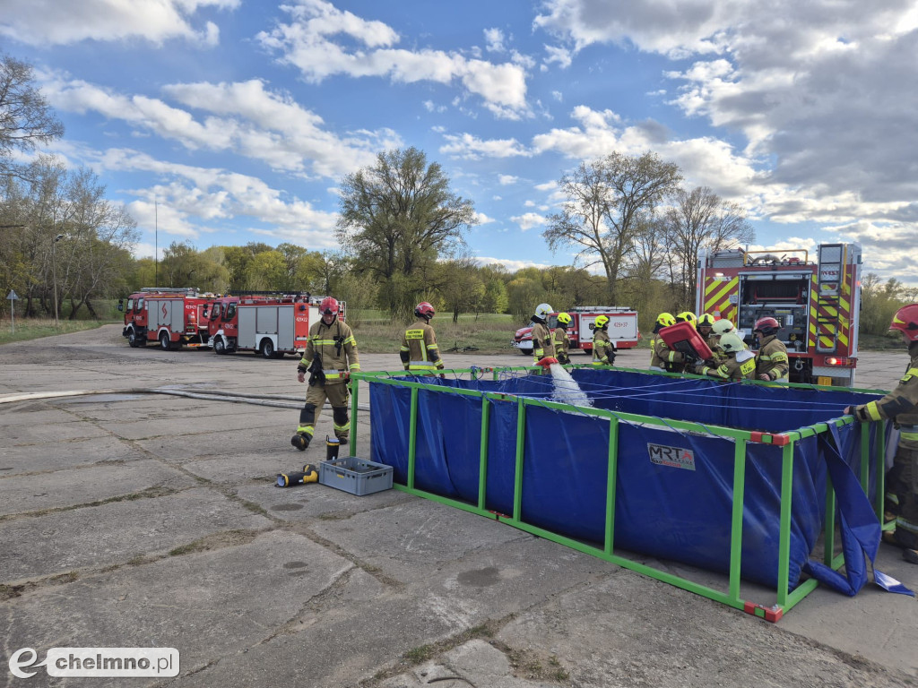 Strażackie ćwiczenia doskonalące współpracę