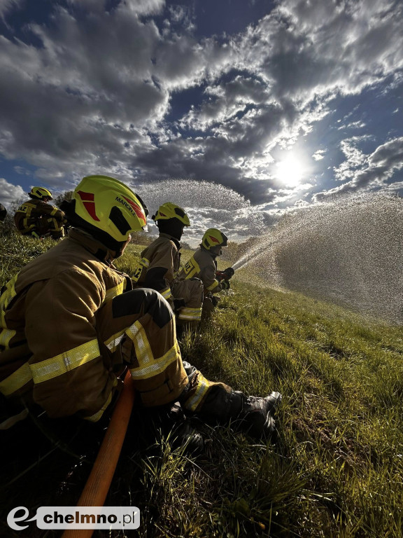Strażackie ćwiczenia doskonalące współpracę