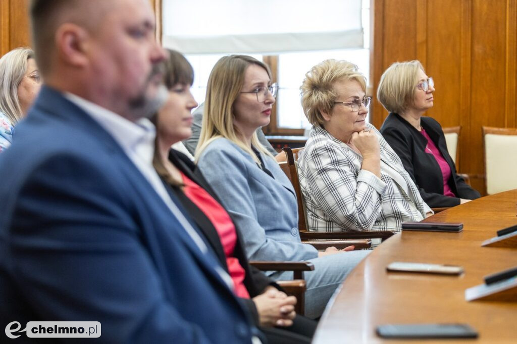 Umowy FEdKP: miliony na integrację społeczną