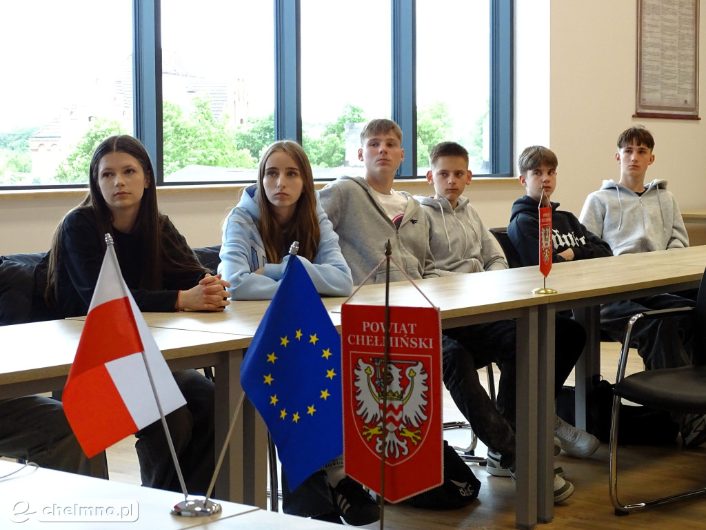Lekcja w Starostwie. Poniedziałkowy poranek z uczniami